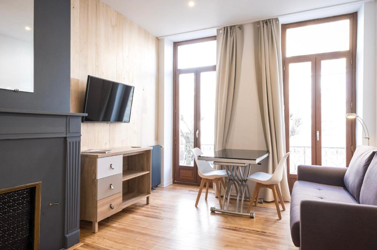 Studio Neuf, Charme De L'Ancien, Avec Balcon - 3 Etoiles, 4 Diamants Apartment Bagneres-de-Bigorre Luaran gambar